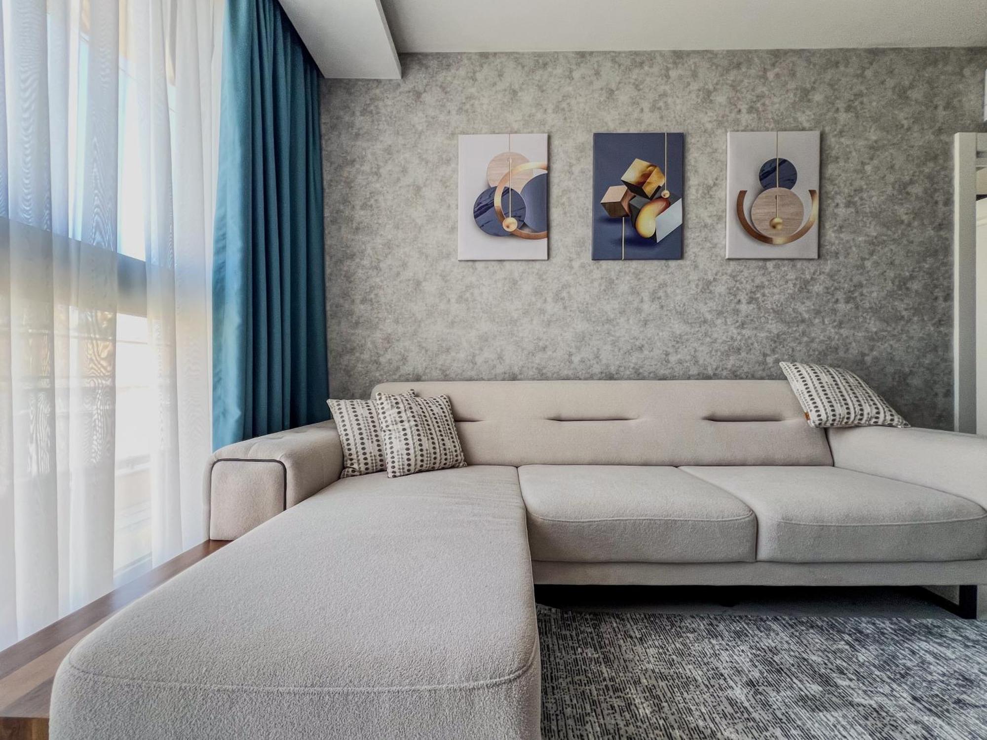 Center Luxury Flate Royal Premium